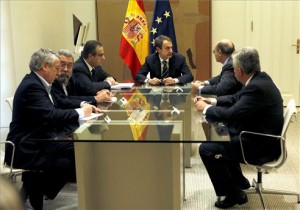 Nuestros prohombres desfaziendo entuertos. Imagen: EFE Nuestros prohombres desfaziendo entuertos. Imagen: EFE